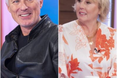 Martin Kemp, 63, distracts fans as he poses in tight grey joggers: ‘It’s ginormous’!